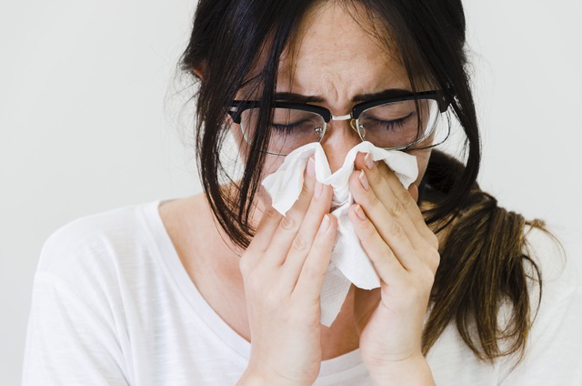 Врачи посоветовали, как лечить простуду при аллергии thumbnail